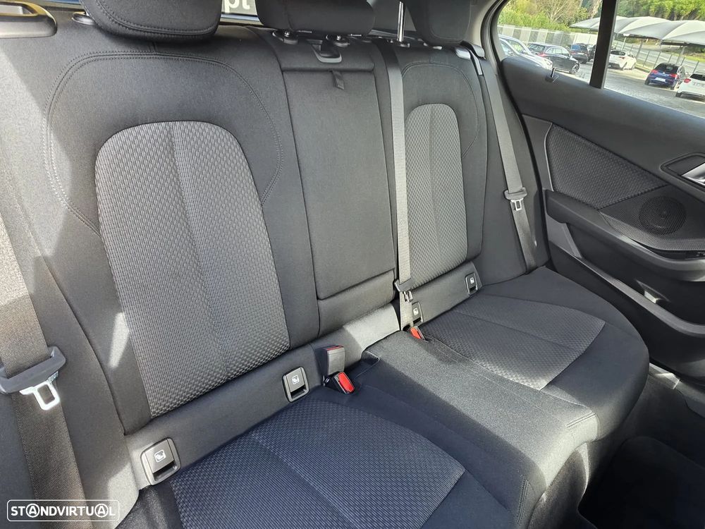 BMW 116 i Line Sport - 32