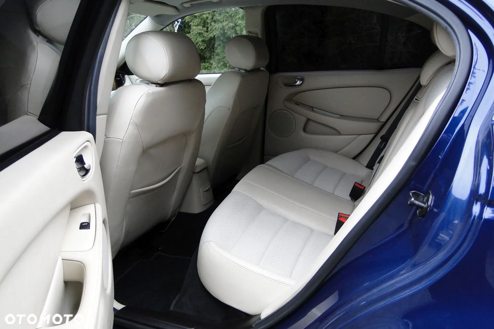 Jaguar X-Type 3.0 V6 4x4 Executive - 10