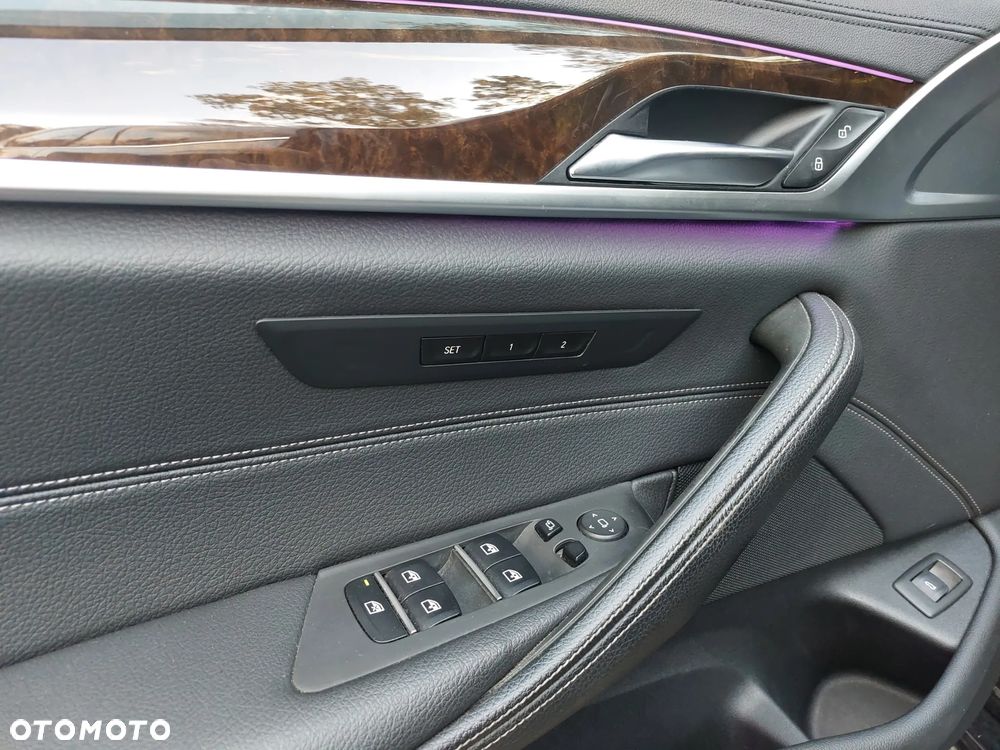 BMW Seria 5 520d Touring Luxury Line - 25