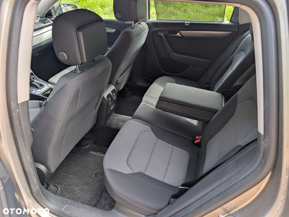 Volkswagen Passat 1.8 TSI Comfortline DSG - 25