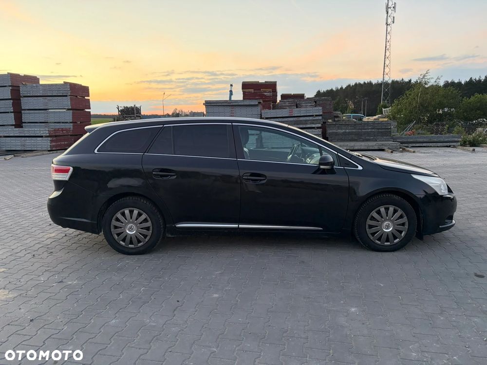 Toyota Avensis 2.0 D-4D Sol - 4