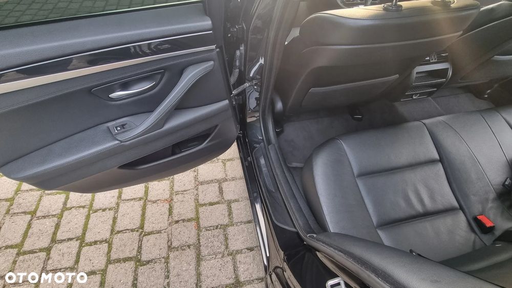 BMW Seria 5 525d - 14