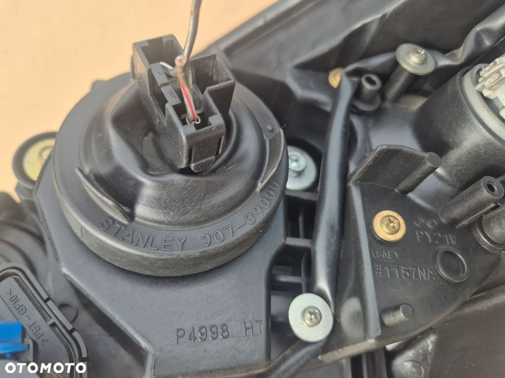 Mazda 5 komplet lamp.Soczewki 2005-2010.OE.100% - 15