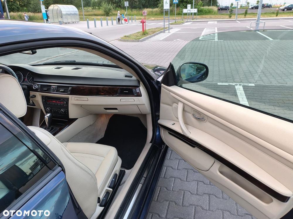 BMW Seria 3 320i - 13