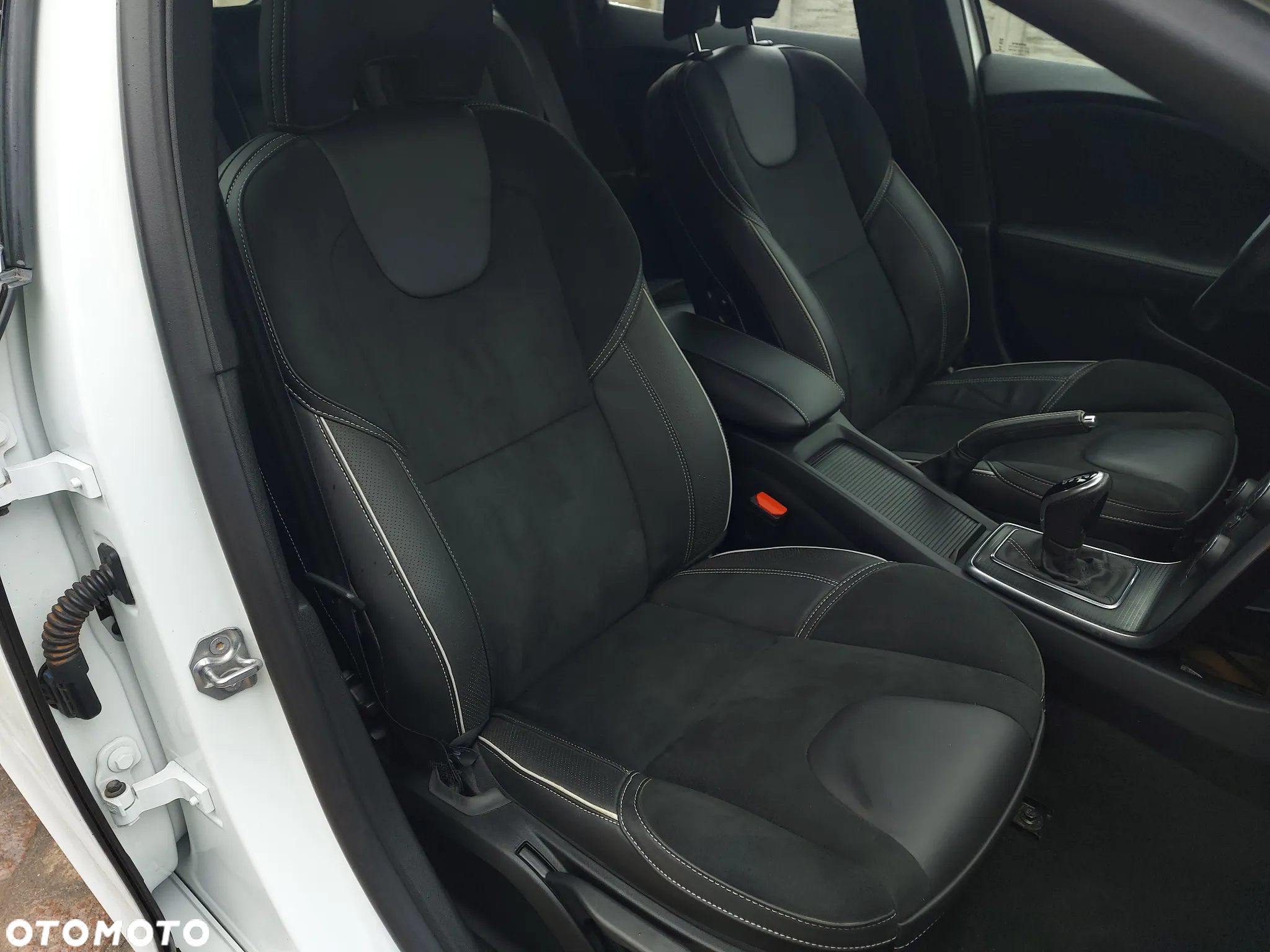 Volvo V40 D2 Geartronic RDesign - 22