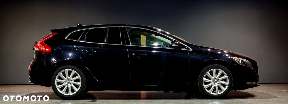 Volvo V40 D2 R Design - 36