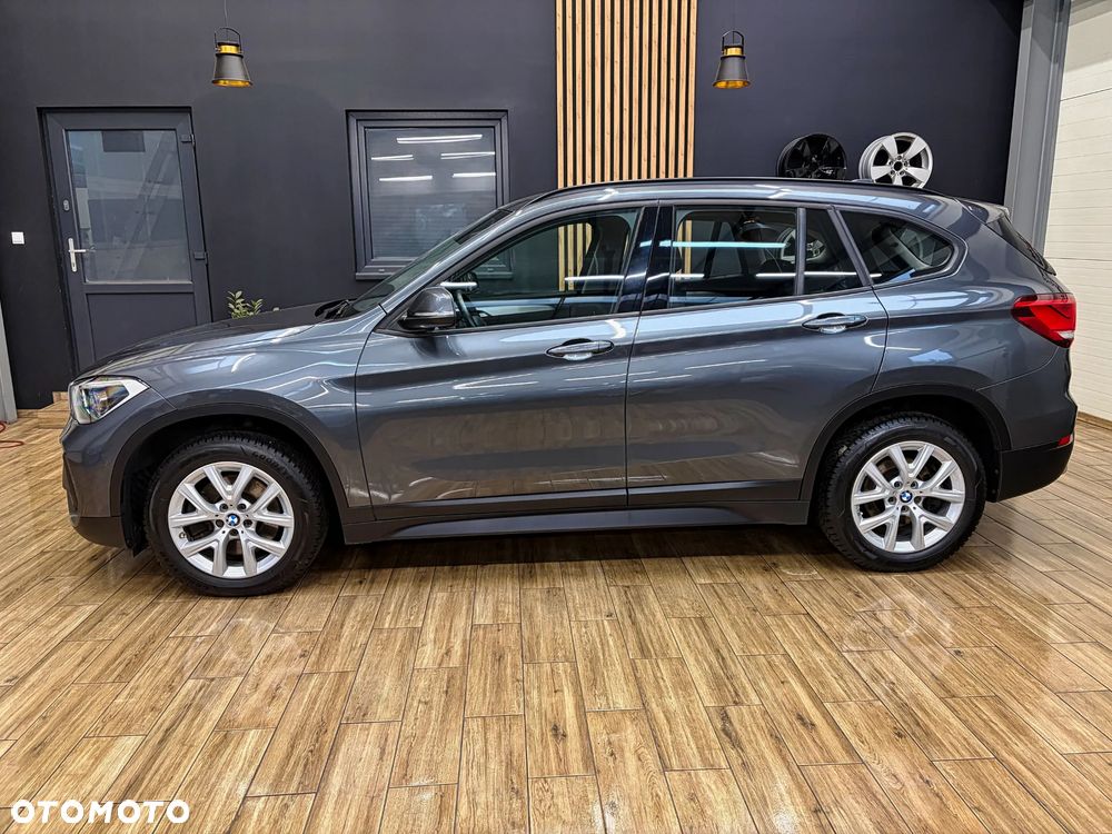 BMW X1 sDrive20i Advantage - 11