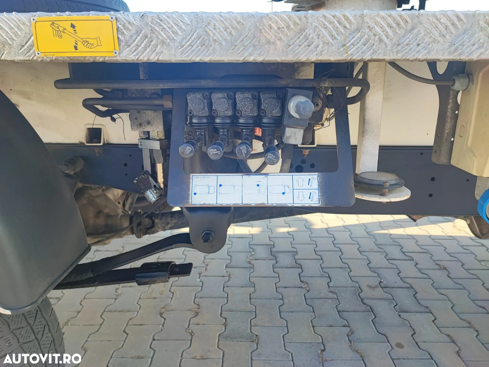 Ford Transit 4x4 echipat cu nacela Oil Steel de 14M - 15