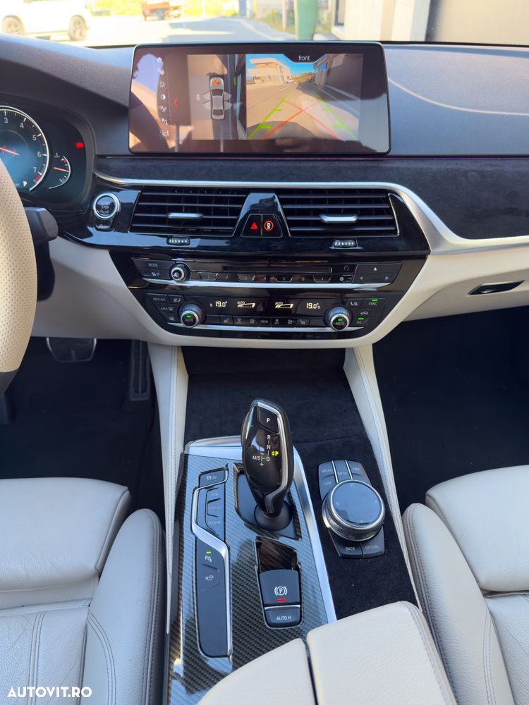 BMW Seria 5 540i xDrive AT - 10