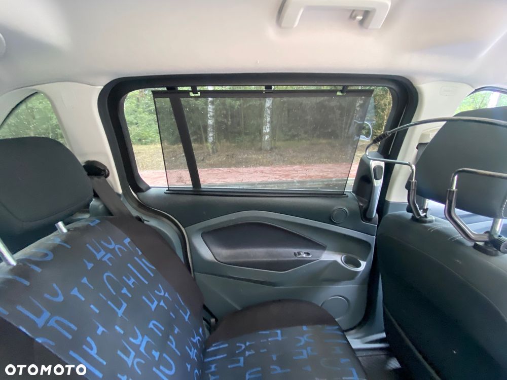 Ford Grand C-MAX 2.0 TDCi Titanium - 19