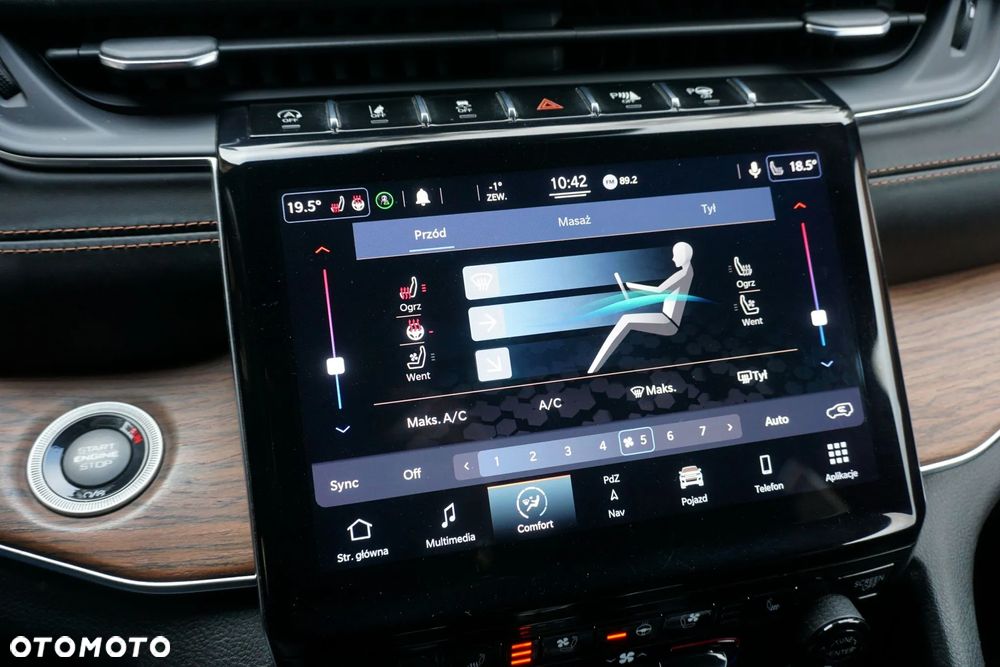 Jeep Grand Cherokee - 34