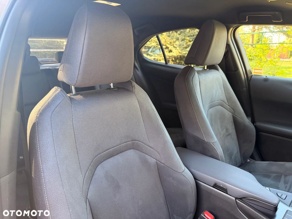Lexus UX 250h GPF Business 2WD - 33