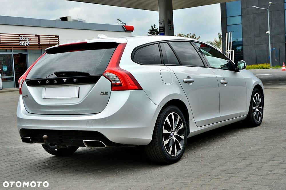 Volvo V60 D2 Drive-E Momentum - 17