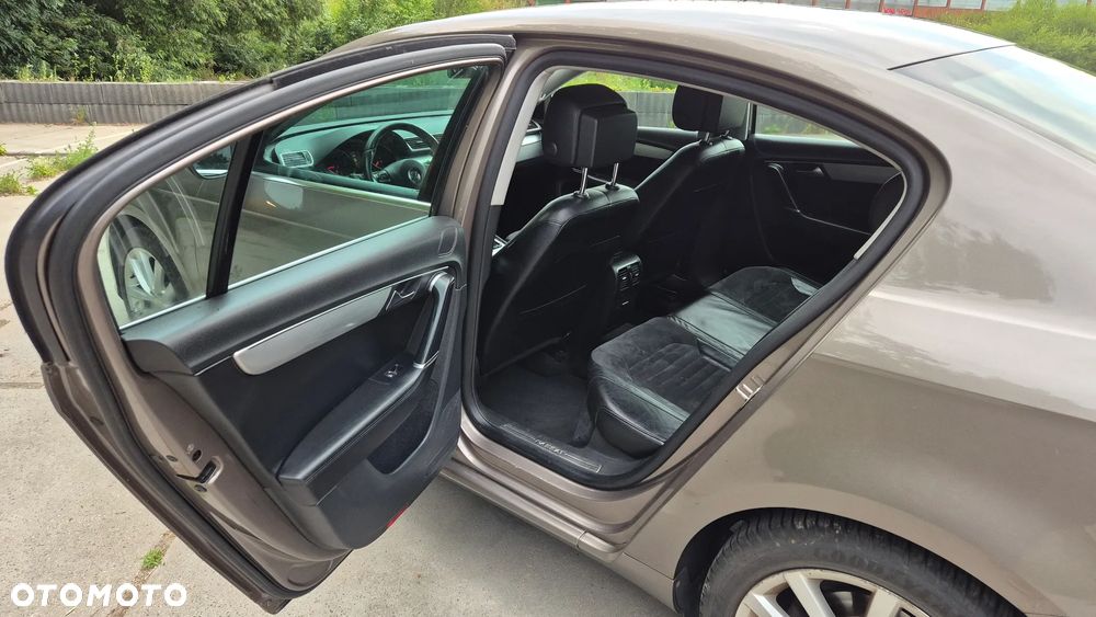 Volkswagen Passat 2.0 TDI Highline DSG - 12