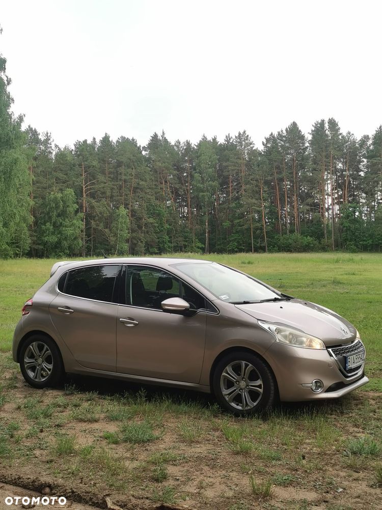 Peugeot 208 - 5