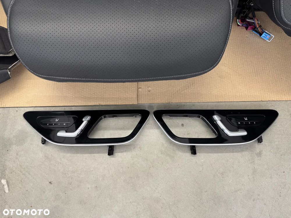 Wnętrze fotele kanapa boczki skóra W206 C-klasa - 2