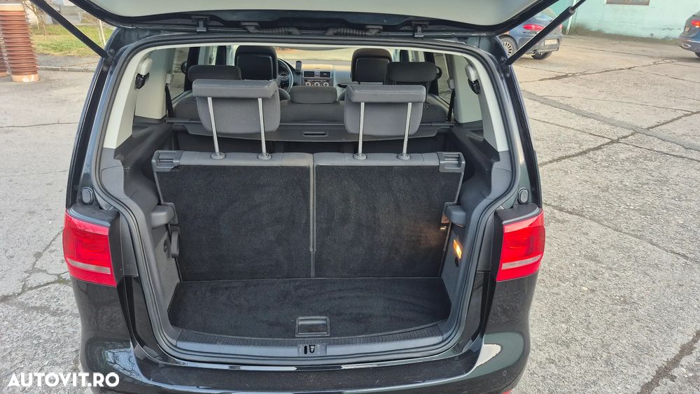 Volkswagen Touran 2.0 TDI DPF BlueMotion Technology Highline - 18