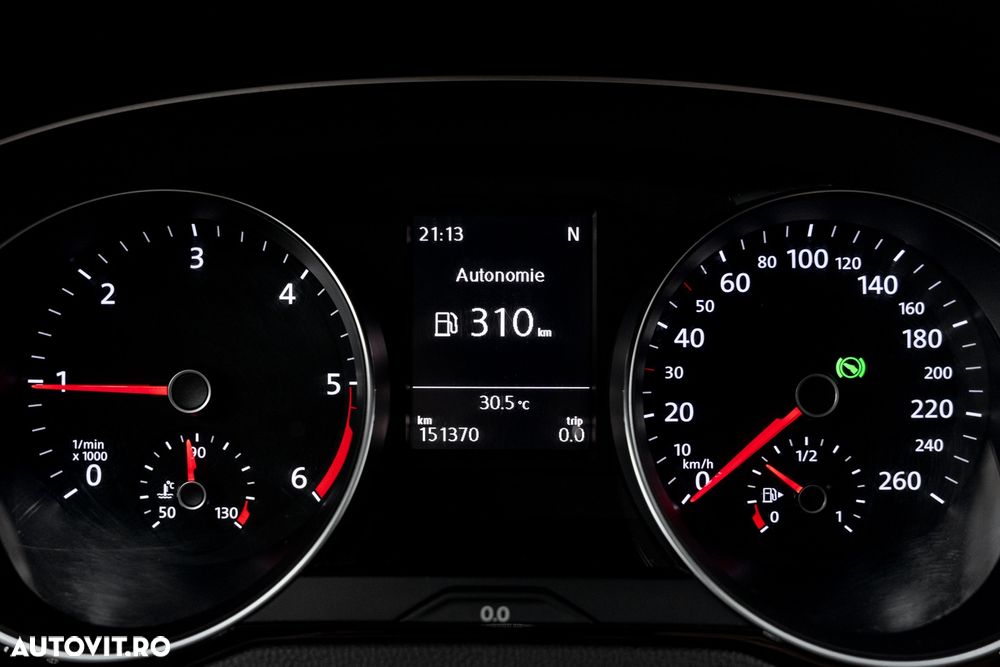 Volkswagen Passat 2.0 TDI DSG Trendline - 12