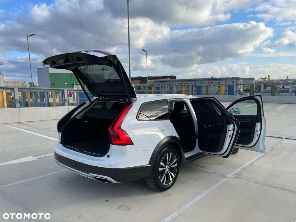 Volvo V90 Cross Country T5 AWD Pro - 9