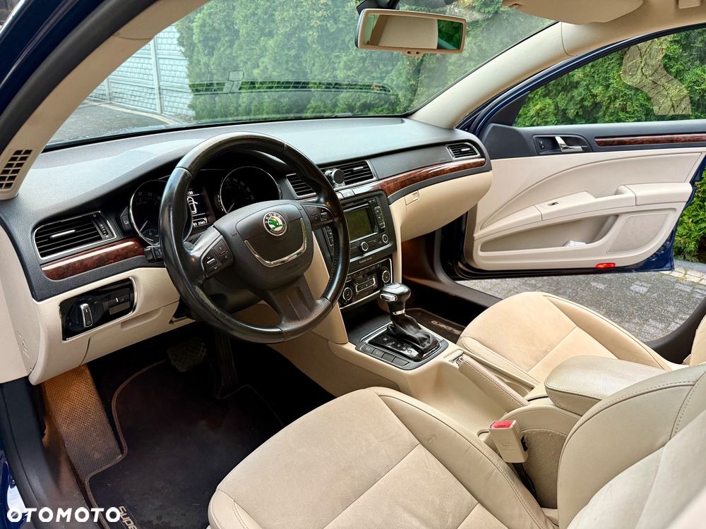 Skoda Superb 2.0 TDI DSG Exclusive - 17