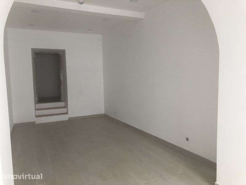 Loja para arrendar 50m2 na R. de São Bento, Lisboa - Grande imagem: 4/9
