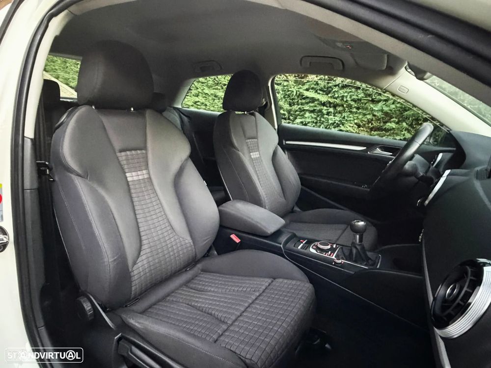 Audi A3 1.6 TDI S line Sport Pack - 13