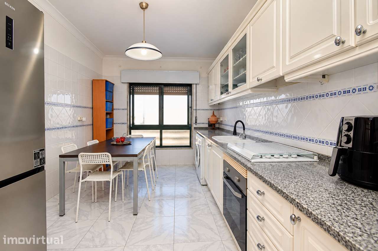 APARTAMENTO T3 COM 5 VARANDAS, ARRUMO, CARREGADO – ALENQUER: - Grande imagem: 4/31