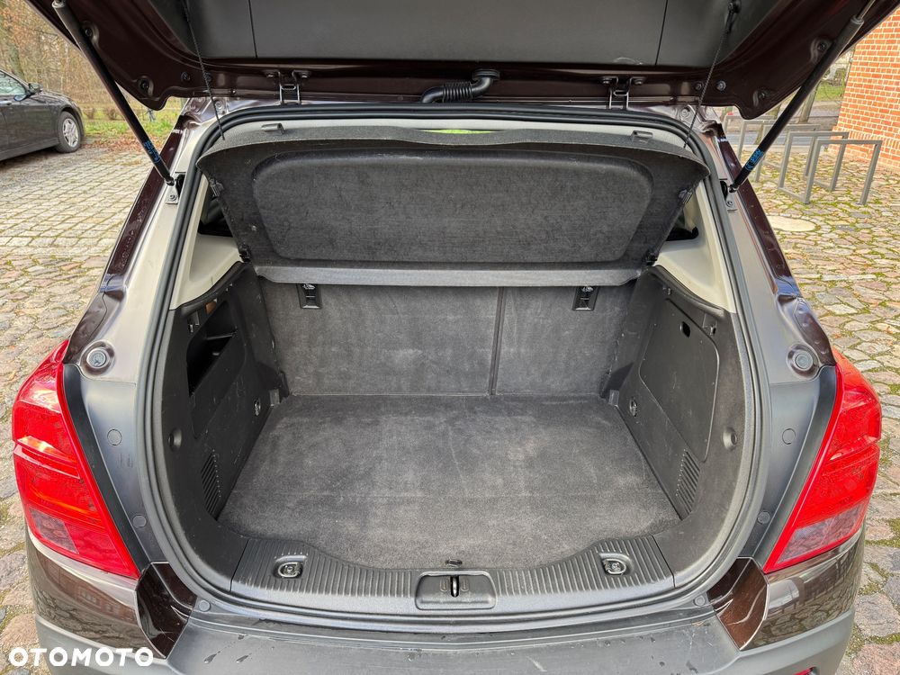 Chevrolet Trax 1.6 LS - 27