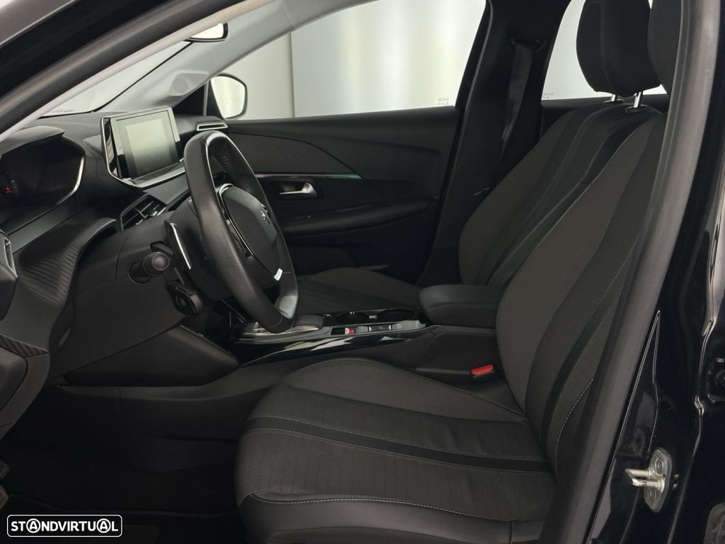 Peugeot 208 1.2 PureTech Allure EAT8 - 11