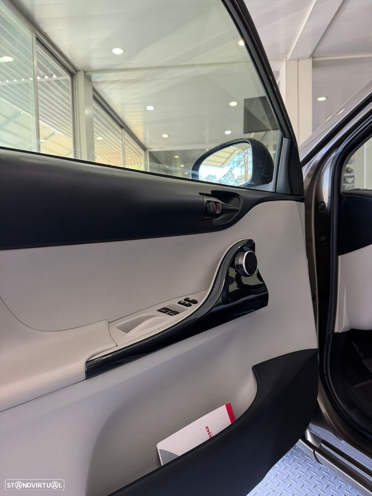 Toyota iQ 1.0 VVT-i Essential+AC - 7