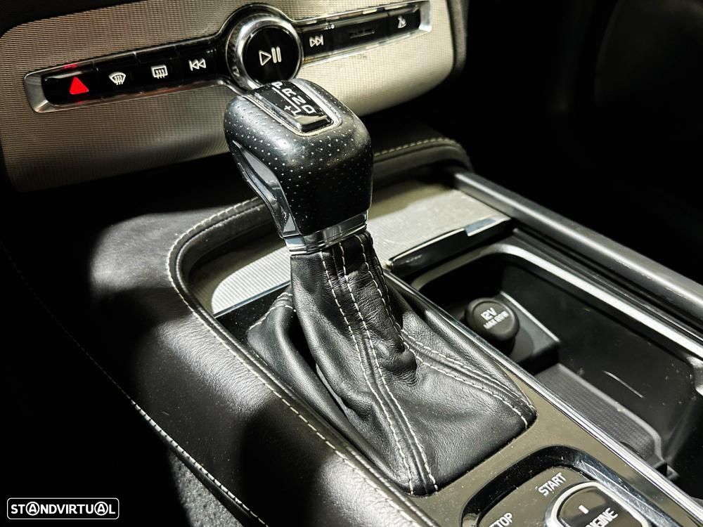 Volvo XC 90 2.0 D4 R-Design - 48