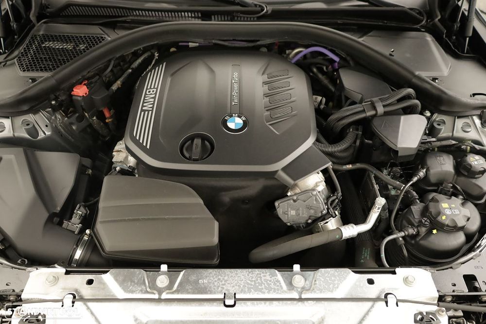 BMW 320 d Pack Desportivo M Auto - 23