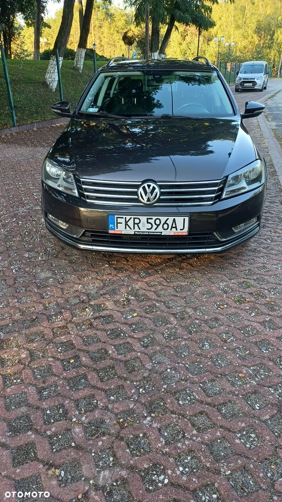 Volkswagen Passat - 1