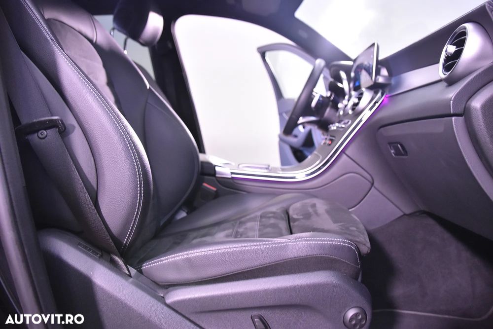 Mercedes-Benz GLC 300 e 4Matic 9G-TRONIC AMG Line - 11