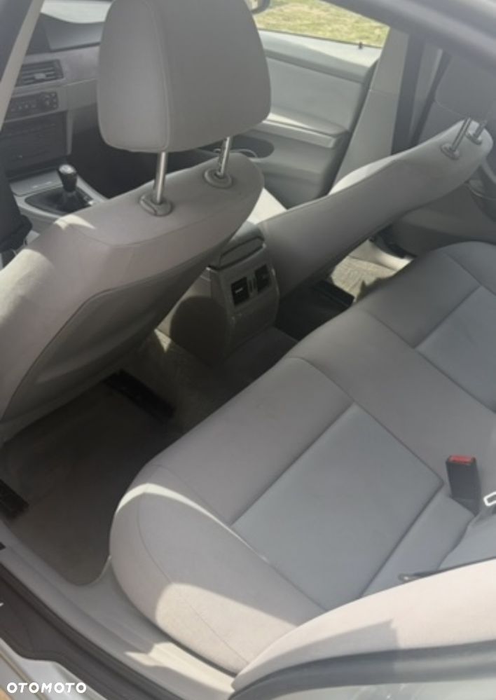 BMW Seria 3 320d - 10