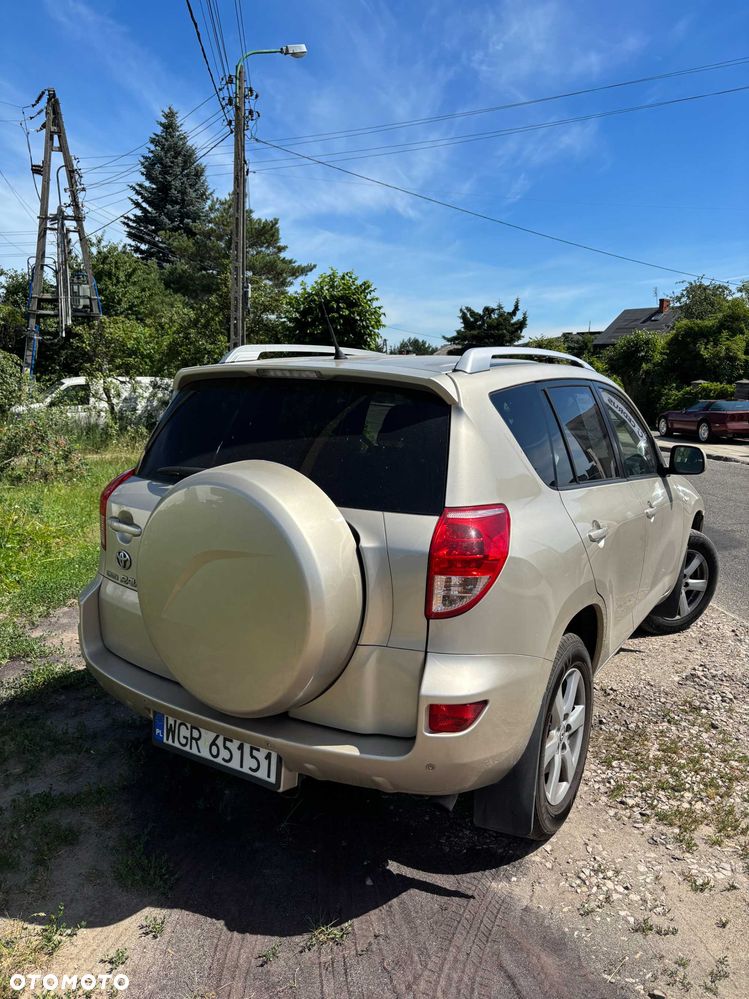 Toyota RAV4 - 5