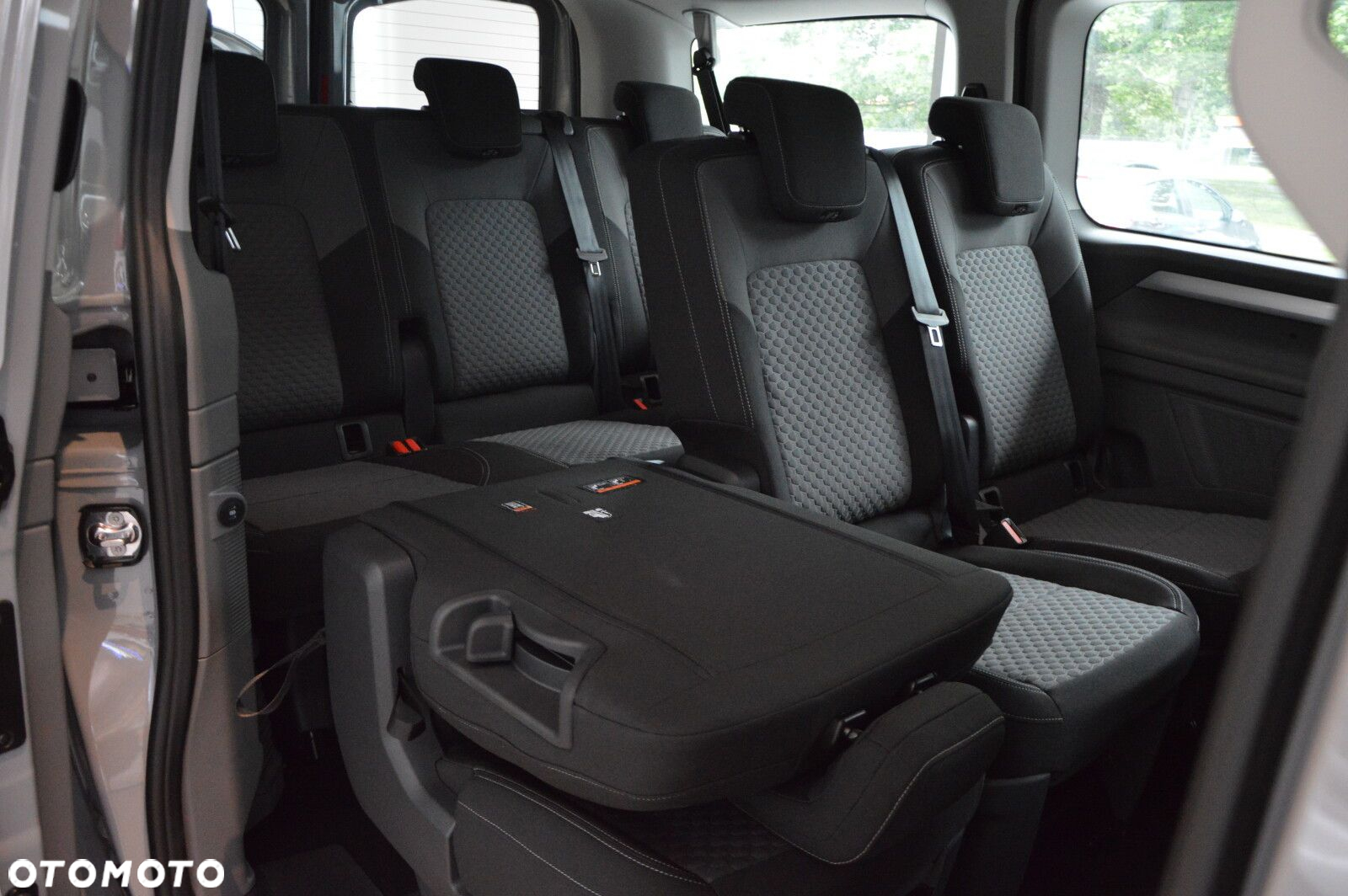 Volkswagen Caravelle Life - 28