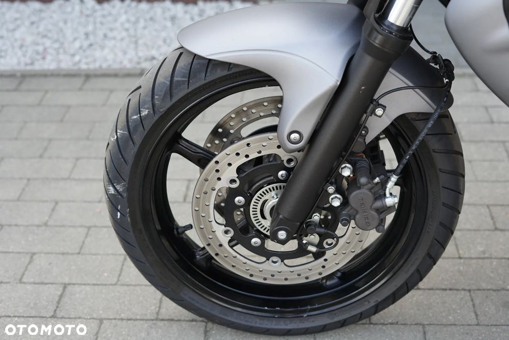 Suzuki Gladius - 32