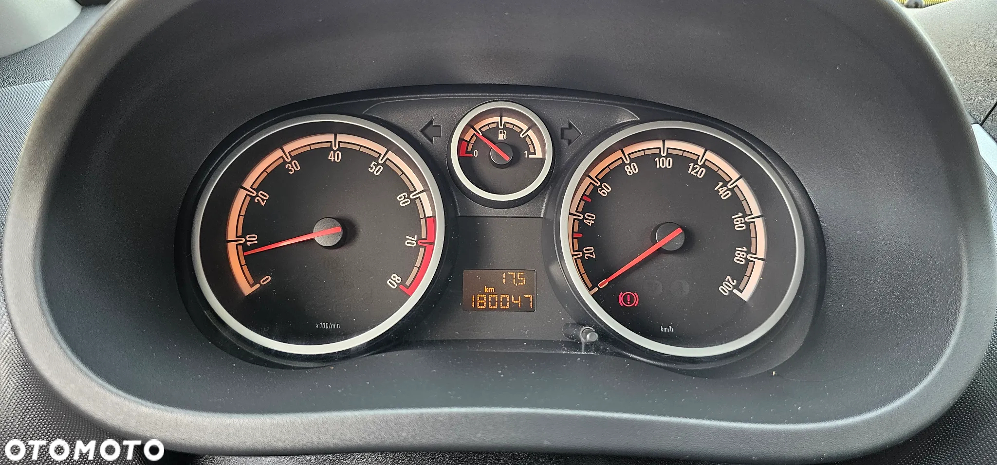 Opel Corsa 1.4 16V 150 Jahre - 15