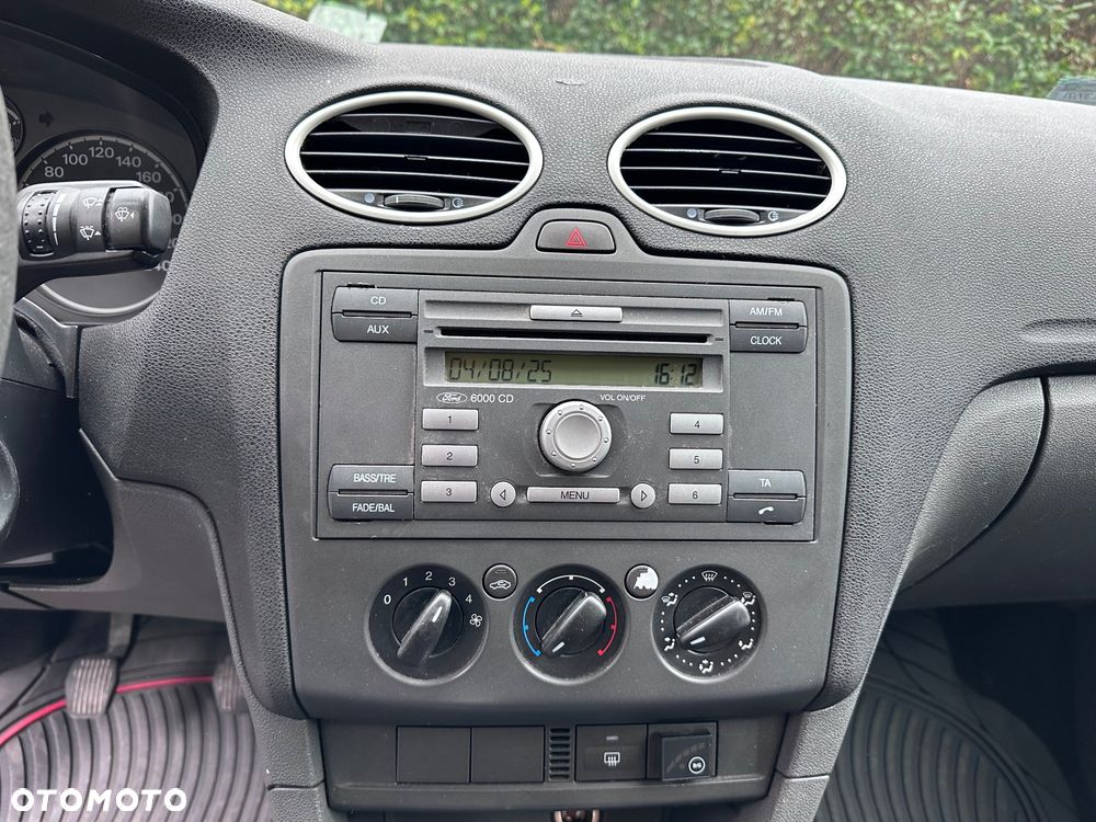 Ford Focus 1.6 Trend - 19