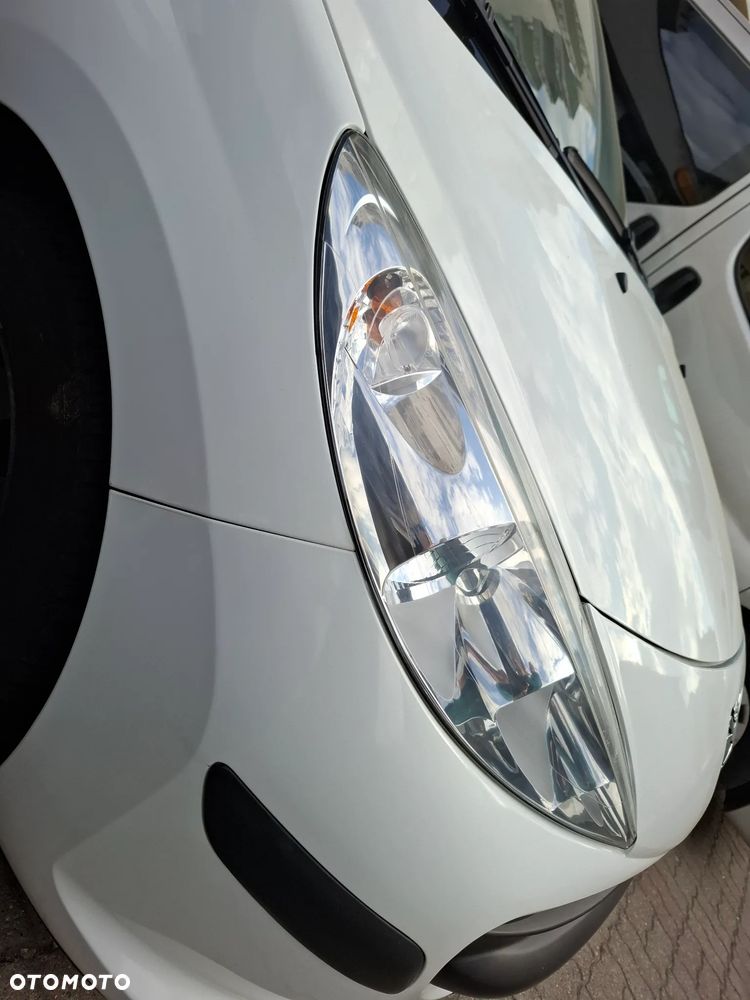 Peugeot 207 - 8