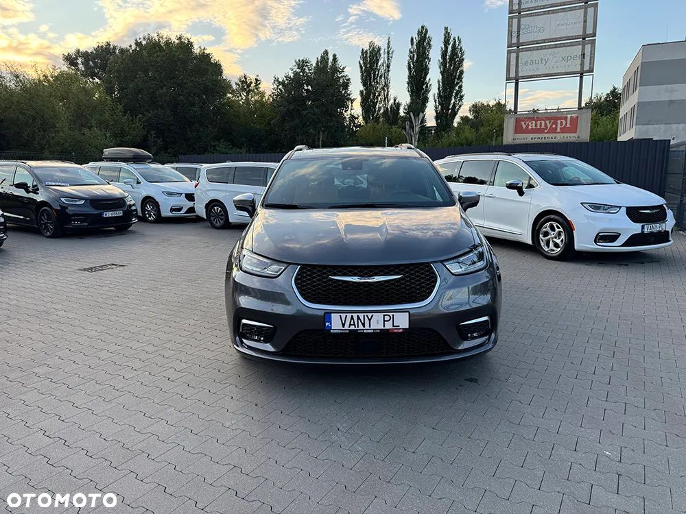 Chrysler Pacifica - 7