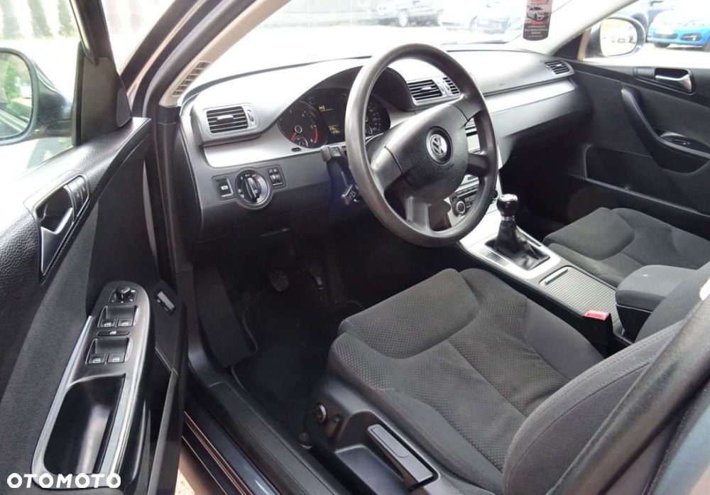 Volkswagen Passat - 6