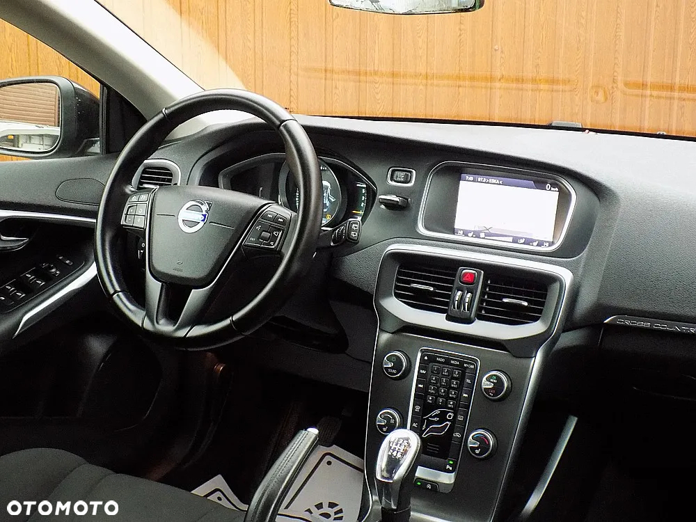 Volvo V40 Cross Country D2 Momentum - 18