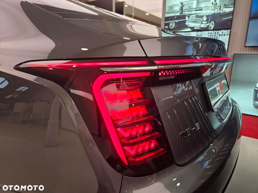 Hongqi H9 2.0T Deluxe - 10