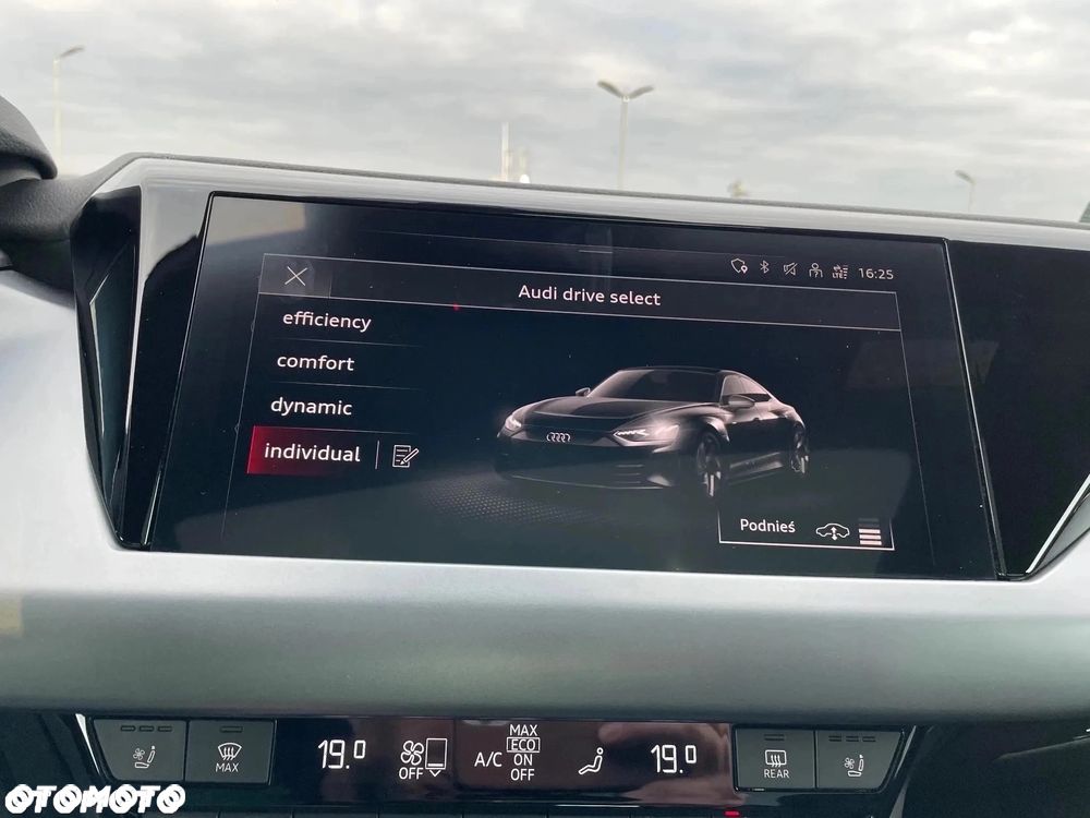 Audi e-tron GT 60 93kWh Quattro - 37