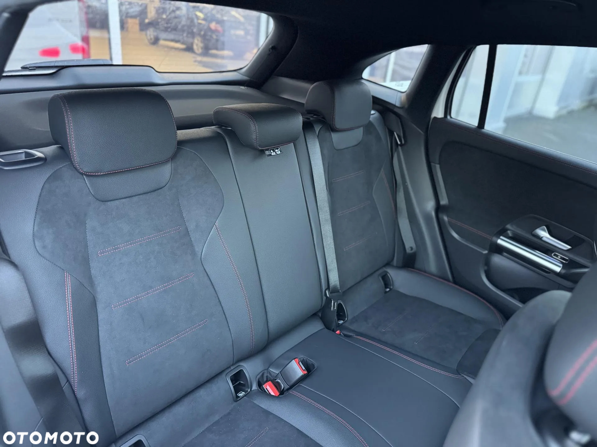 Mercedes-Benz GLA 200 AMG Line - 13