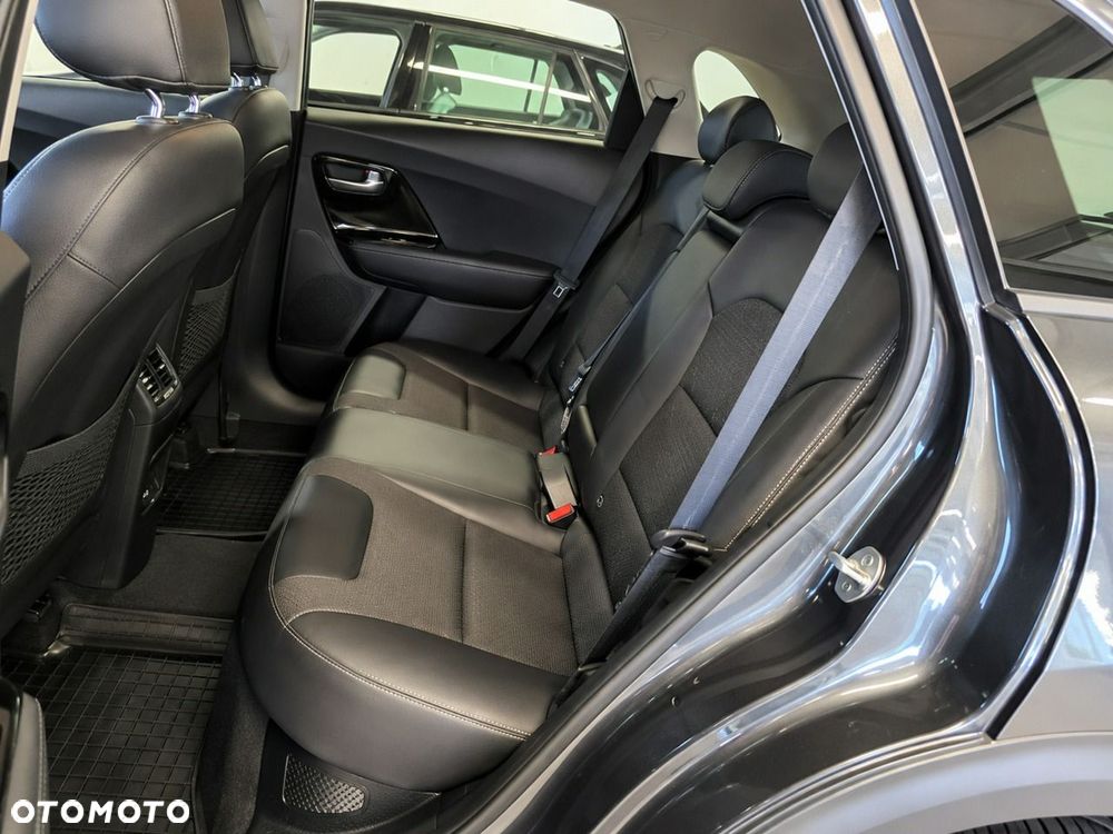 Kia Niro 1.6 GDI Hybrid L Business Line - 11
