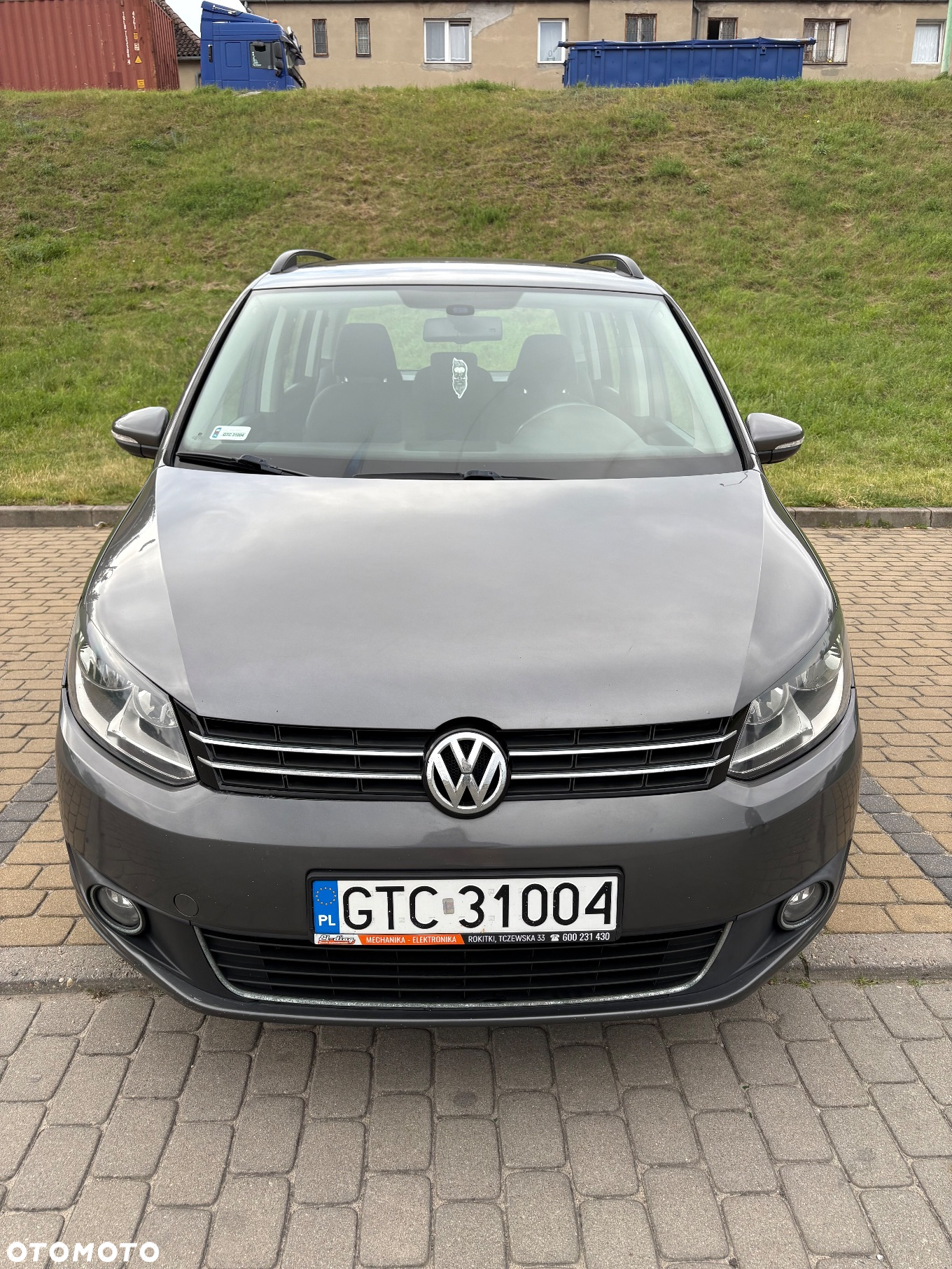 Volkswagen Touran - 4