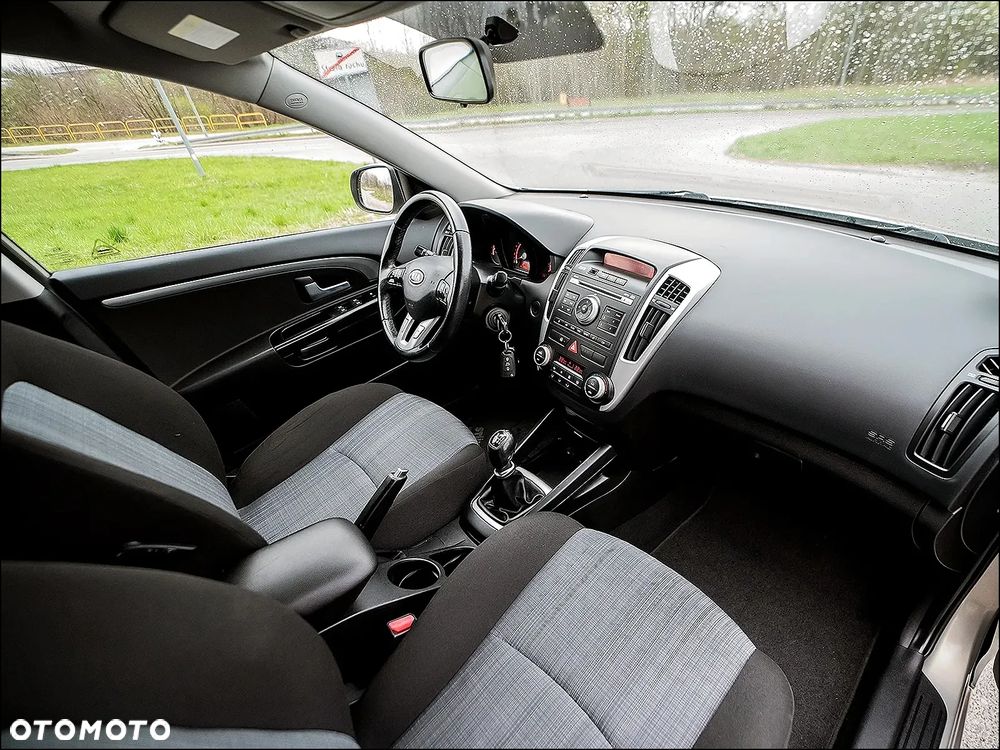 Kia Ceed - 7